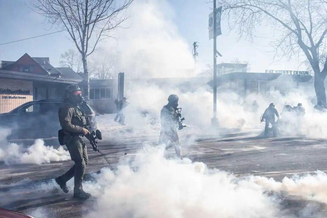 虽然天寒地冻，但美国多地民众集体抗议特朗普移民政策的活动仍在扩大，明尼阿波利斯、