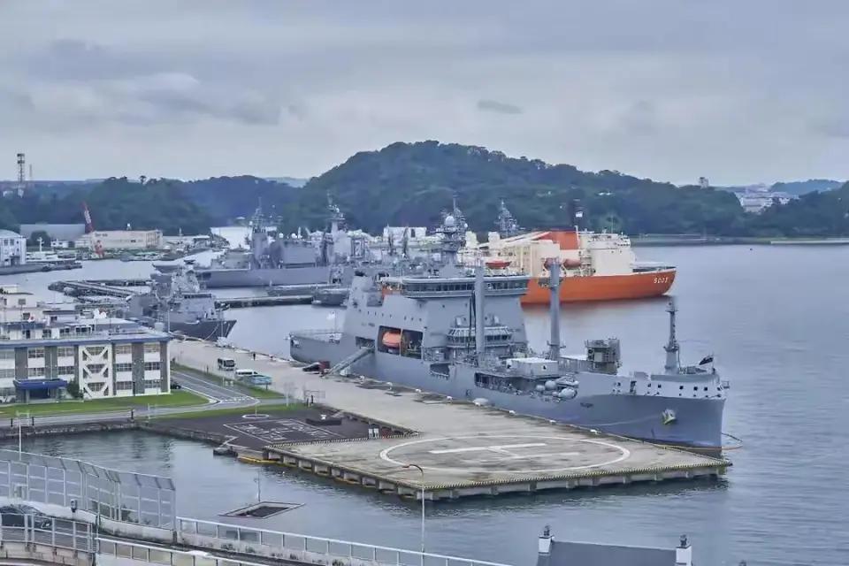 台海还以为有人来给它撑腰呢！9 月 18 日这天，新西兰海军特玛纳号护卫舰带着奥