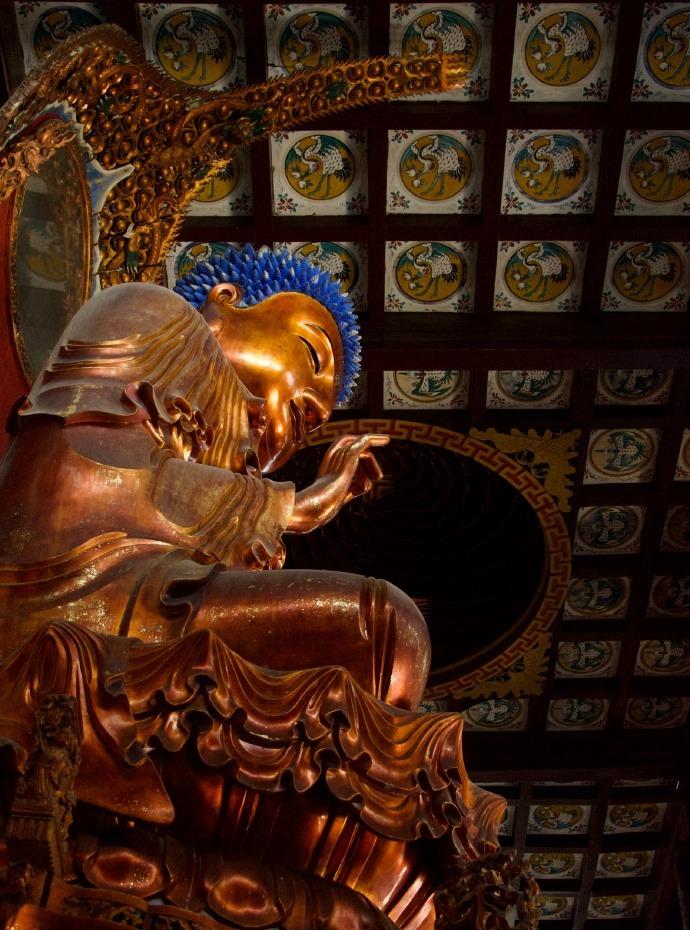 西园寺的造像虽然时代较晚，但仍然美得颇有古意
苏州·西园古刹
城市探秘官 你们的