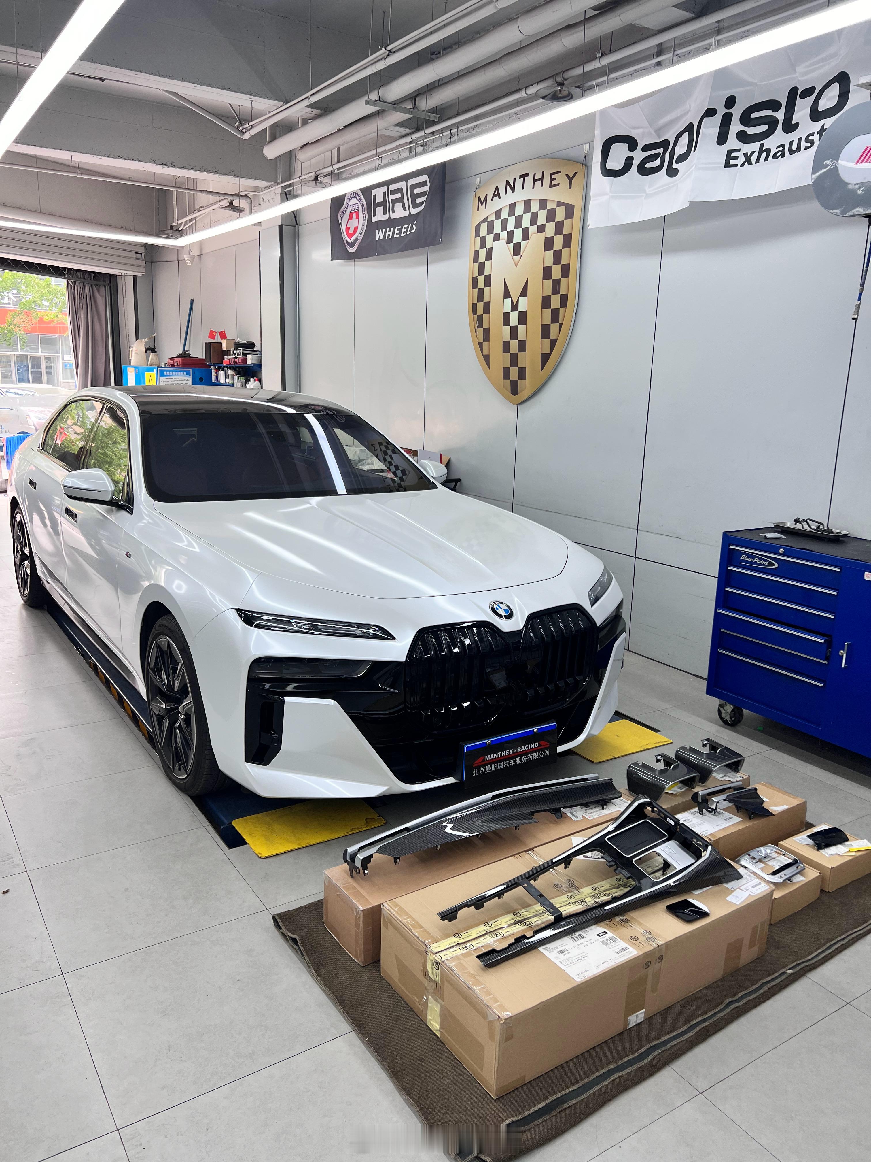 宝马新七系升级M760碳纤维内饰，全国首台！ ​​​