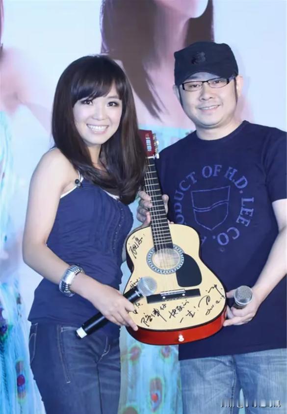 云朵没有参加师傅刀郎成都演唱会引起很多猜测，有人说，他们闹掰了，是真的吗？

成