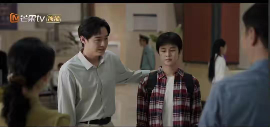 看《好好的时光》前半部分，最讨厌的就是单宝昆。

可看到大结局，我更讨厌庄向上，