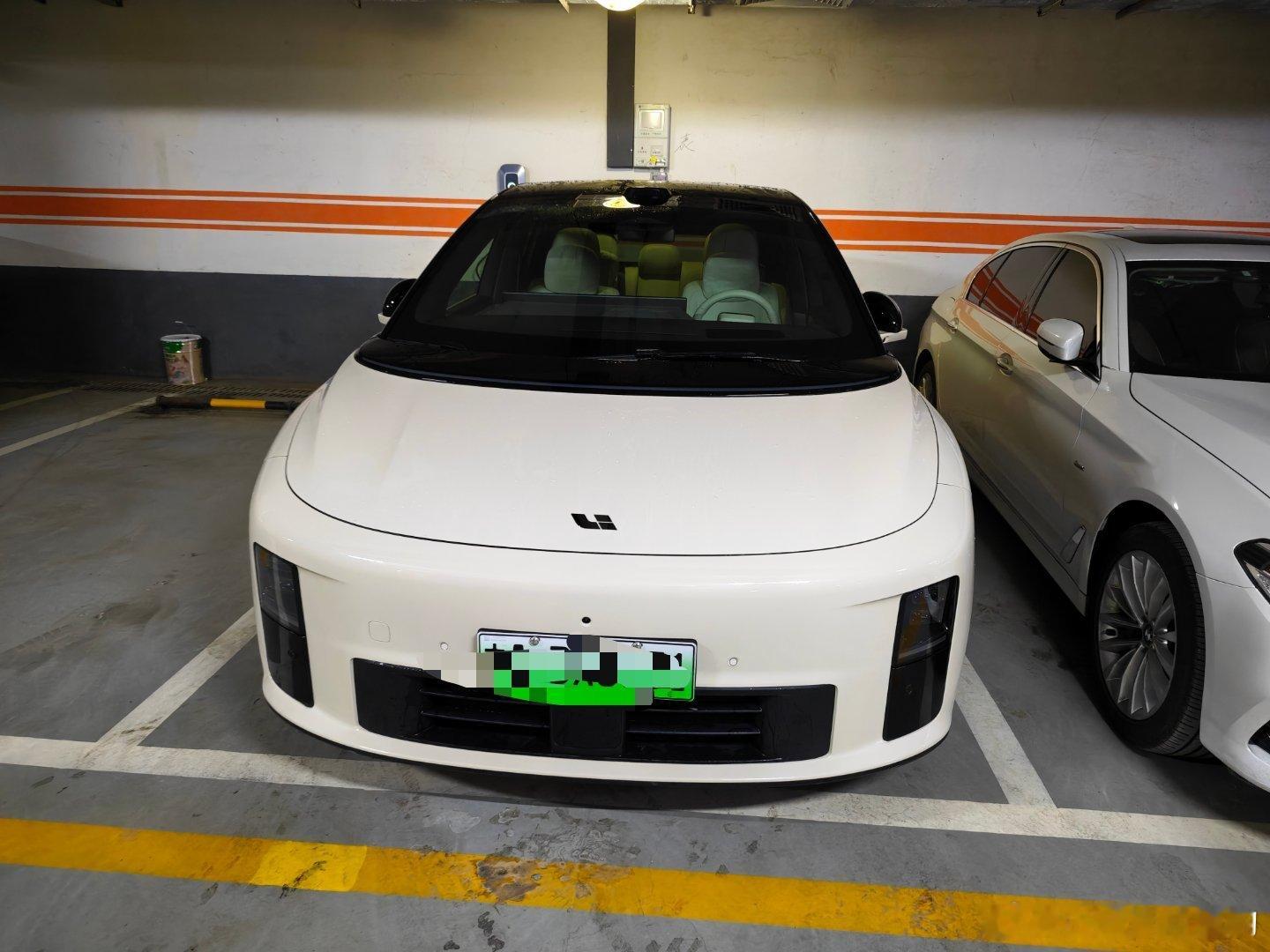 你们和爱车过年的仪式感是什么？我是给他们洗白白，不管脏不脏 