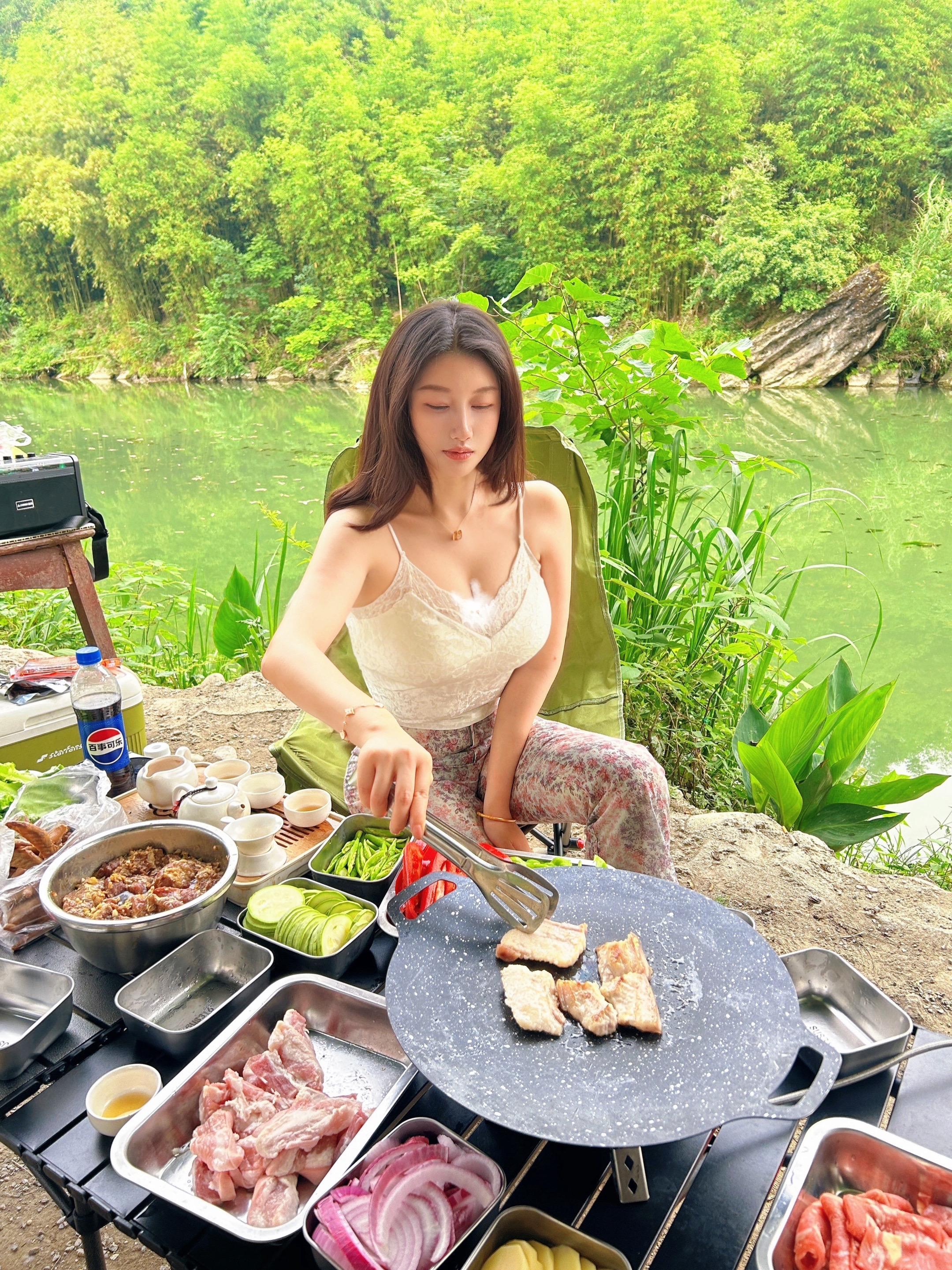 露营 听歌 朋友 开心整天射手