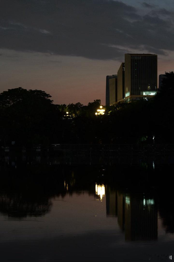 美丽的夜晚🎑蓝调，广州黄埔科学城科学广场夜色我的日常plog城市影像记 松下S