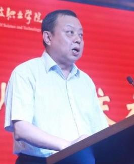 浙江省，已退休的水利厅原副厅长蒋如华官宣被查，任副厅长至少8年

蒋如华，196