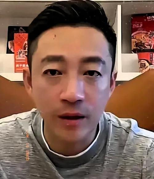 汪小菲收到女儿亲手做的父亲节礼物后哭得不行，这事最近在网上热传。说是这十年来他头