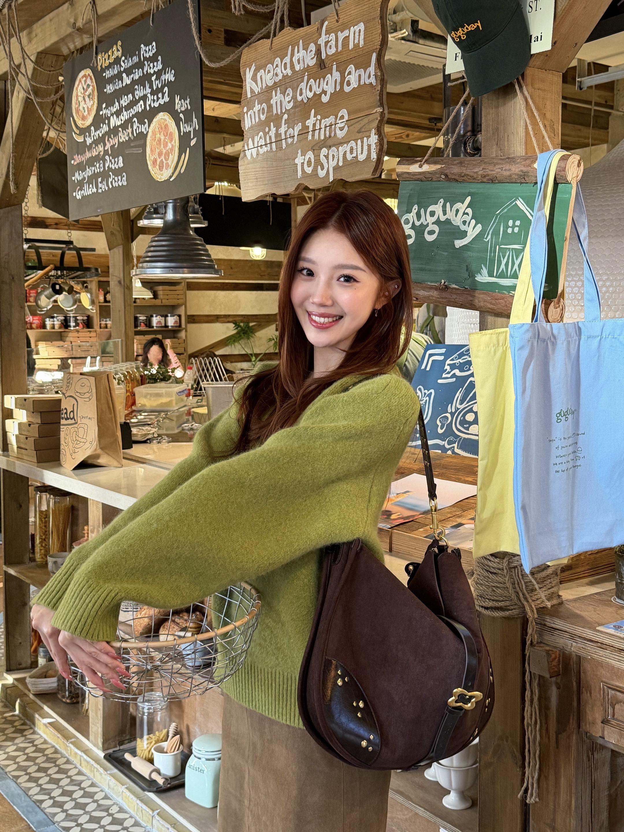 我想 自己这一页 应该是明媚自由 步履生花 我细数 我珍重