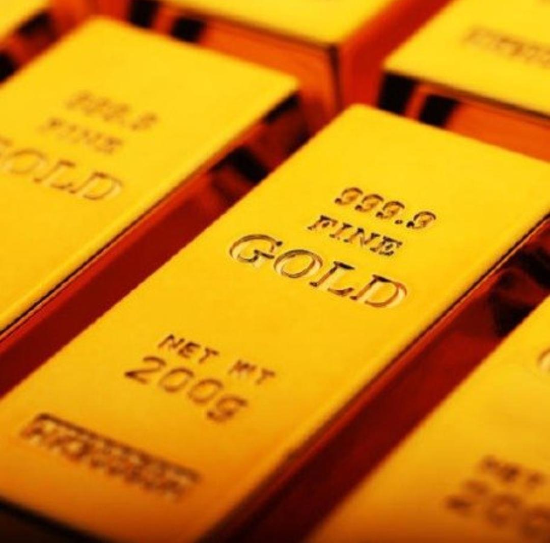 多家黄金品牌官宣调价！想买金的赶紧看，别多花冤枉钱
 
手里攥着黄金、正准备买金