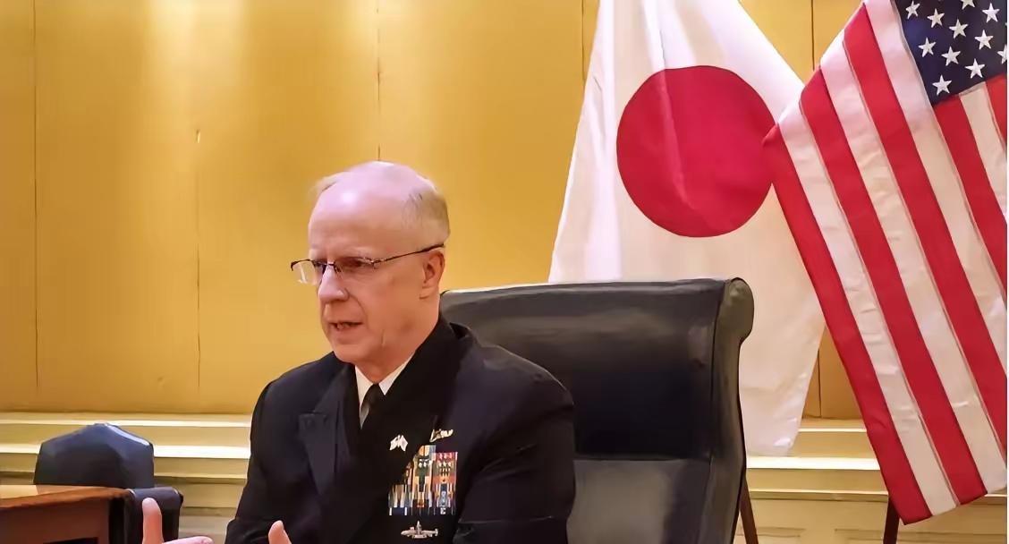 就在刚刚。
​​美国海军作战部长在日本突然宣布了，称美海军对中国海军有“明显优势