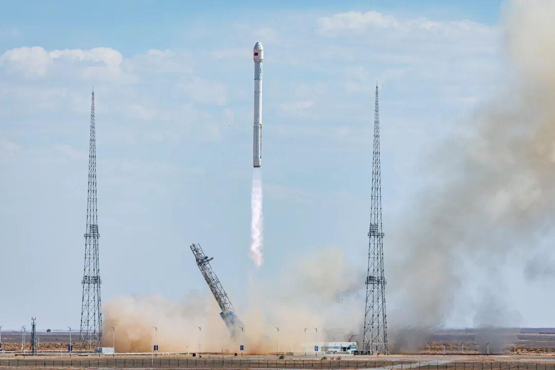 18颗千帆卫星升空！中国两天两发火箭，意味不一般。

中国商业航天公司连续两天成