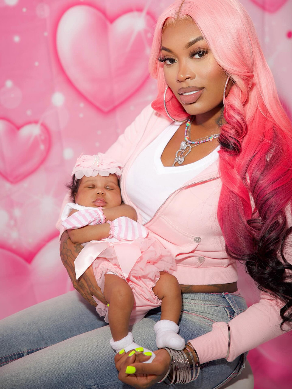 【👶】时隔一年，女说唱歌手 亚洲娃娃Asian Doll 又怀孕了：/Asia