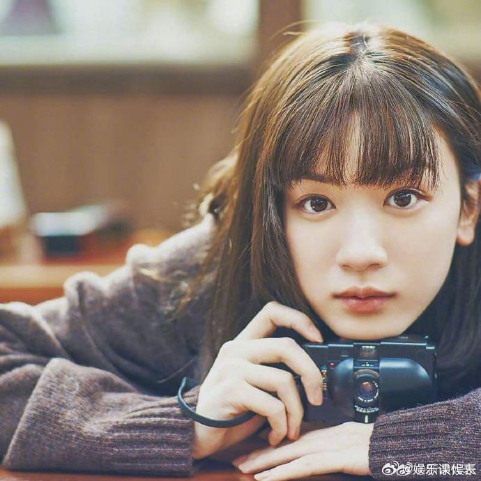 永野芽郁方承认曾与坂口健太郎恋爱永野芽郁方回应三角恋 记者就永野与坂口的关系向永
