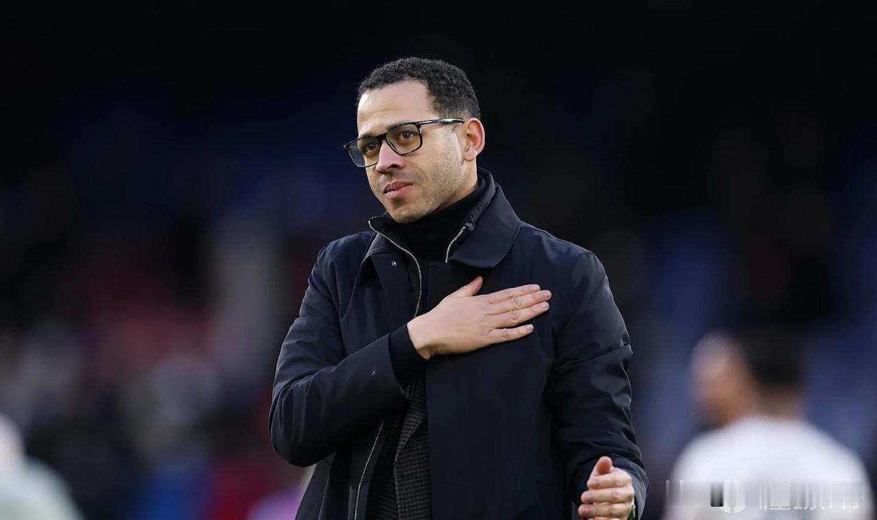 从今天凌晨切尔西的比赛来看，罗塞尼尔像极了本赛季的斯洛特。还没搞明白球队的运转机