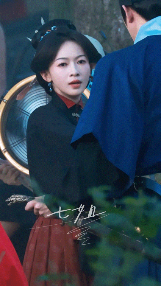 吴谨言古人实在美丽、吴谨言好猛啊镜头定格下的吴谨言古装美得安静动人，古典风骨尽显
