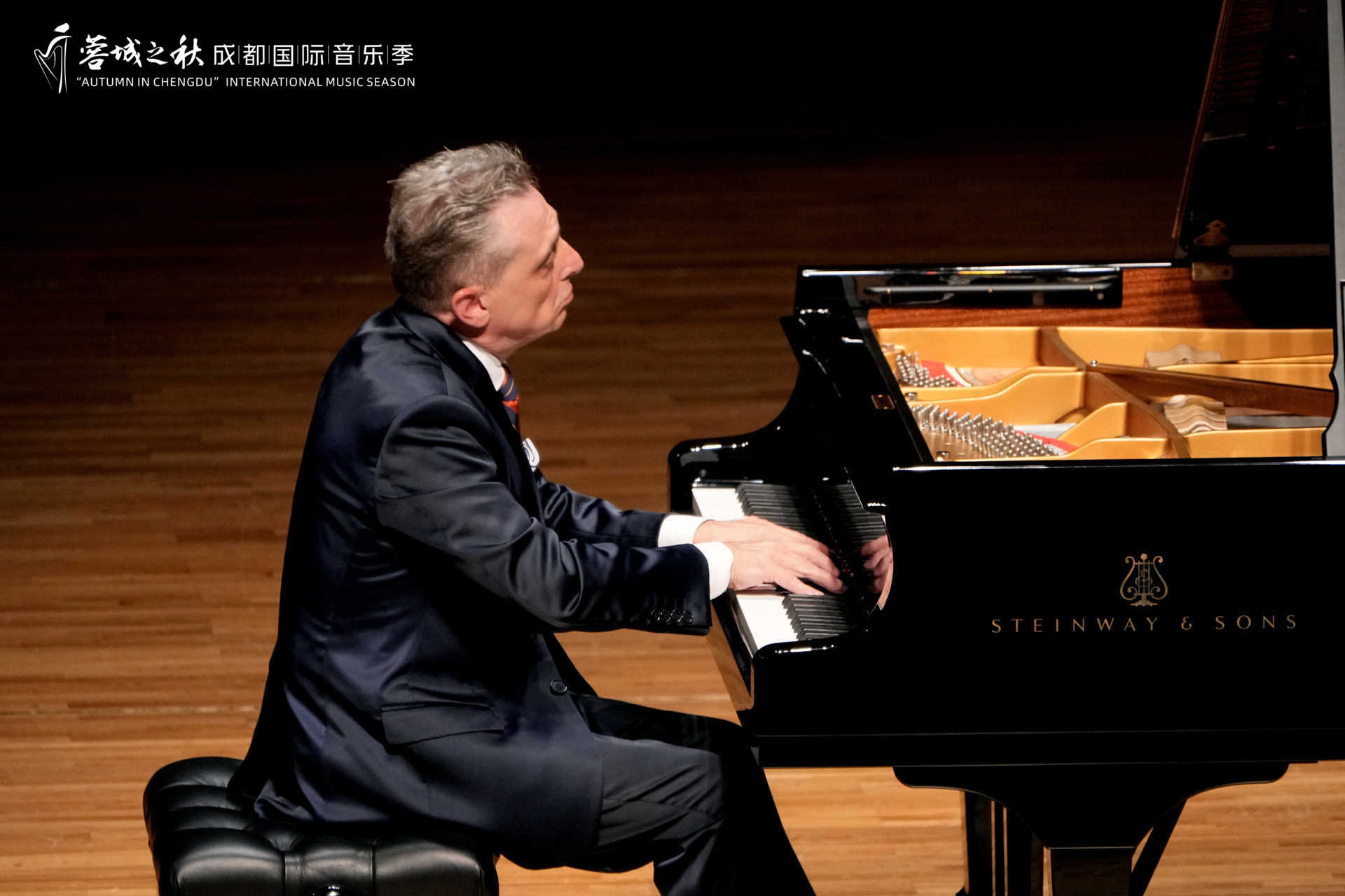 #蓉城之秋# 一场音乐盛宴！🎹法国国宝级钢琴家米歇尔·达尔贝托“蓉城之秋”首演