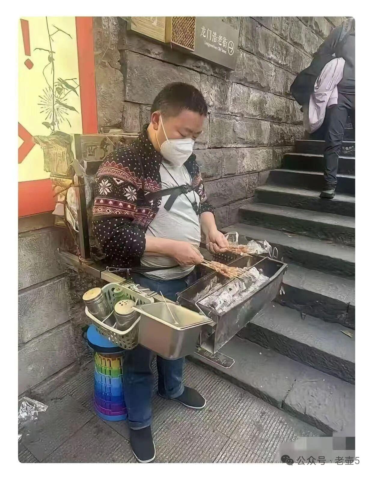 不租铺面，不租摊位，
一个人的实体经济 [赞]
.