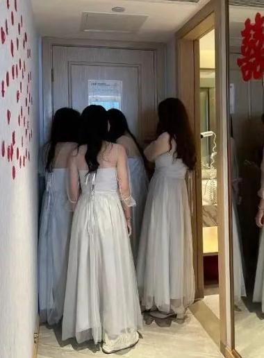 婚事变闹剧！两年恋情、彩礼三金悉数备齐，满心筹备的婚礼接亲现场突发离谱一幕！5位