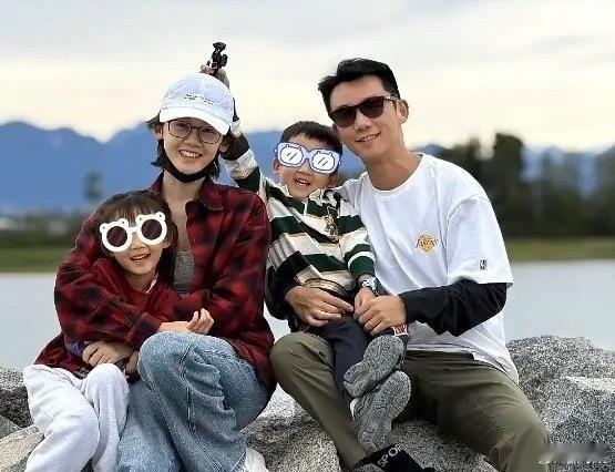 郑恺苗苗在加拿大租了一个月房子感觉现在的小孩真的都很幸福，不管是物质生活还是精神