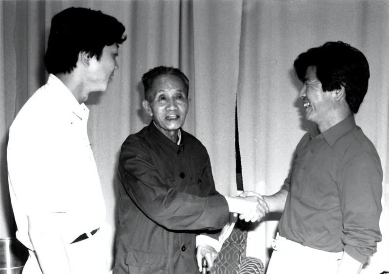 1950 年，开国上将杨勇收到一封来信，信中说：“我还活着，能不能给我安排个工作
