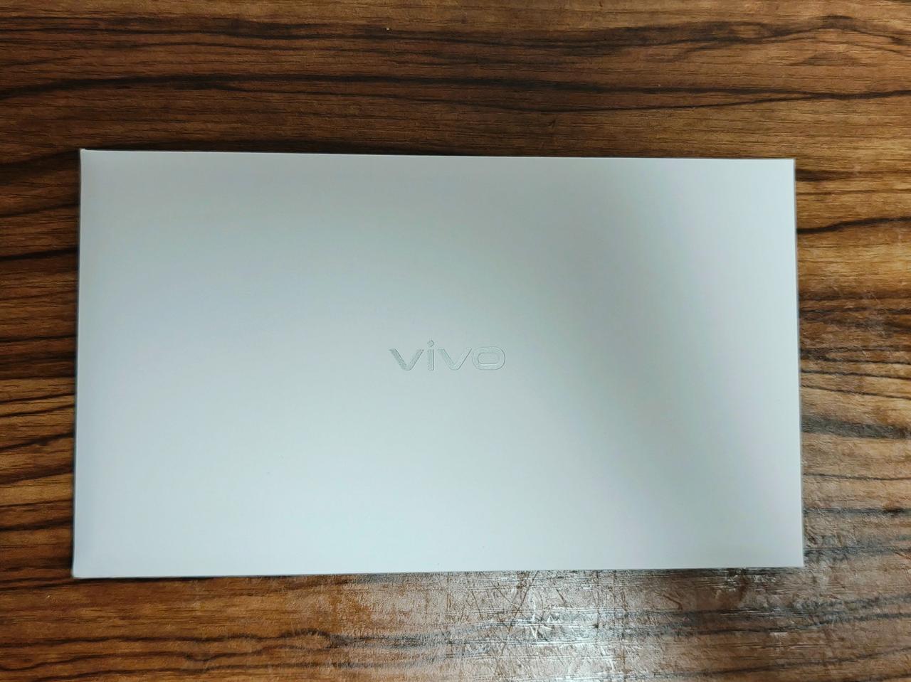 收到vivo X Fold3系列发布会邀请函，自诩为“强者姿态”，看来vivo对