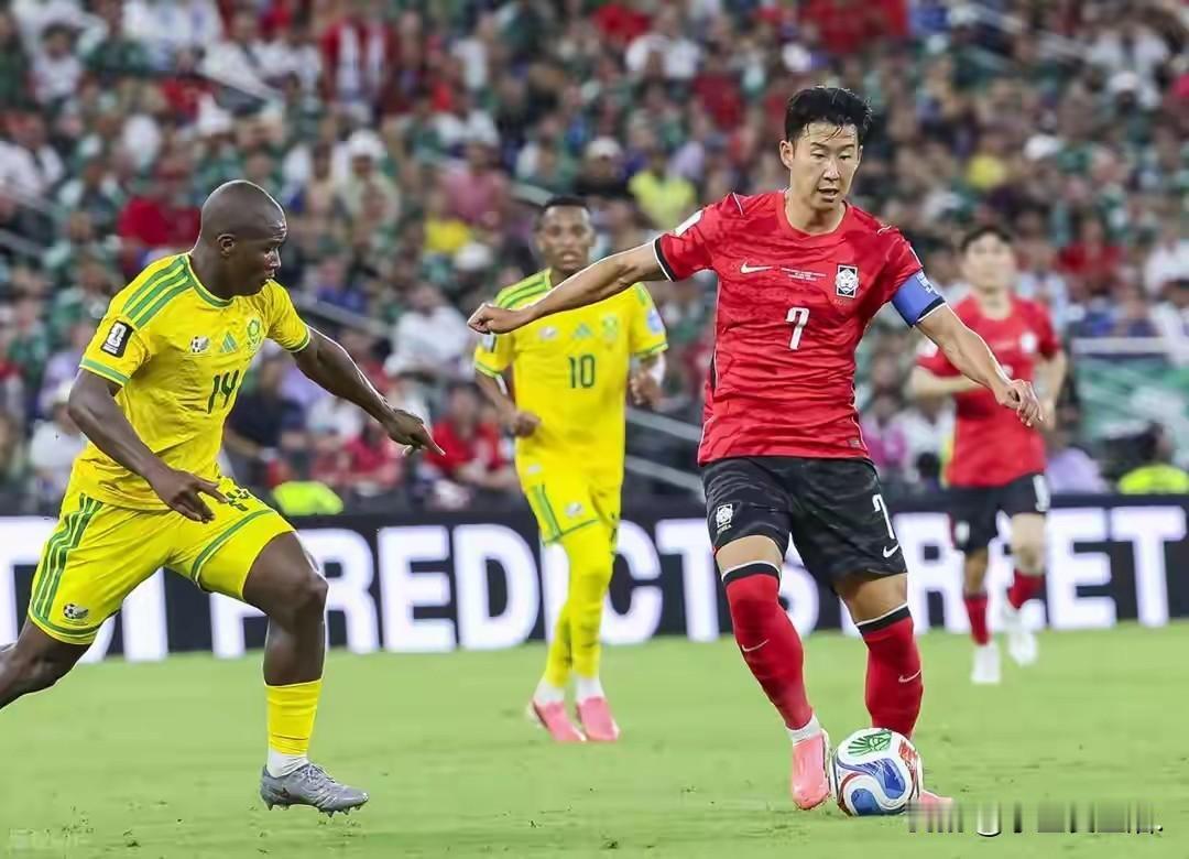韩国0-1南非爆冷！世界杯生死战踢飞出线权，日韩差距扎心了

韩国队居然输了南非