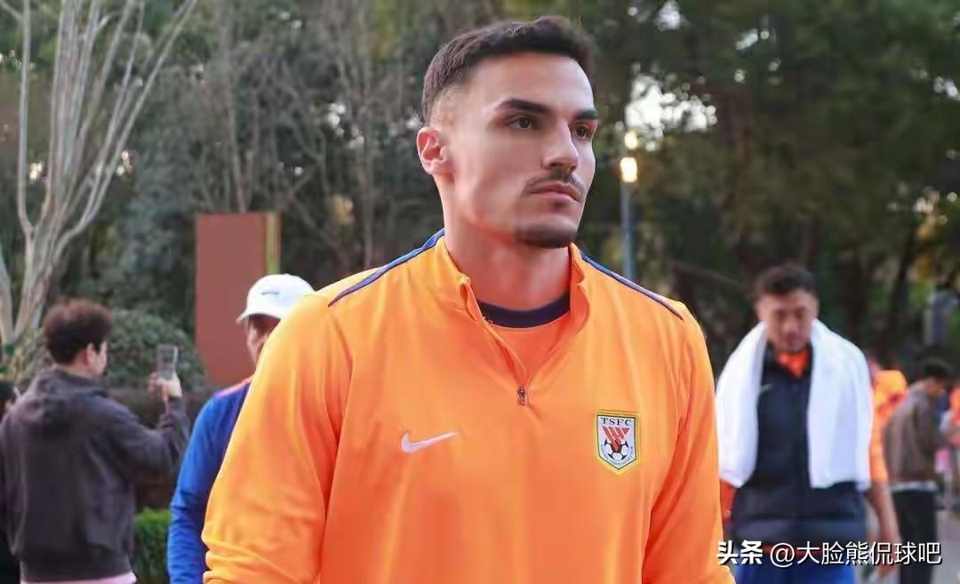 确认了，确认了，阿纳瓦罗将会首发！
今天传来泰山新外援阿纳瓦罗最新消息，今天下午