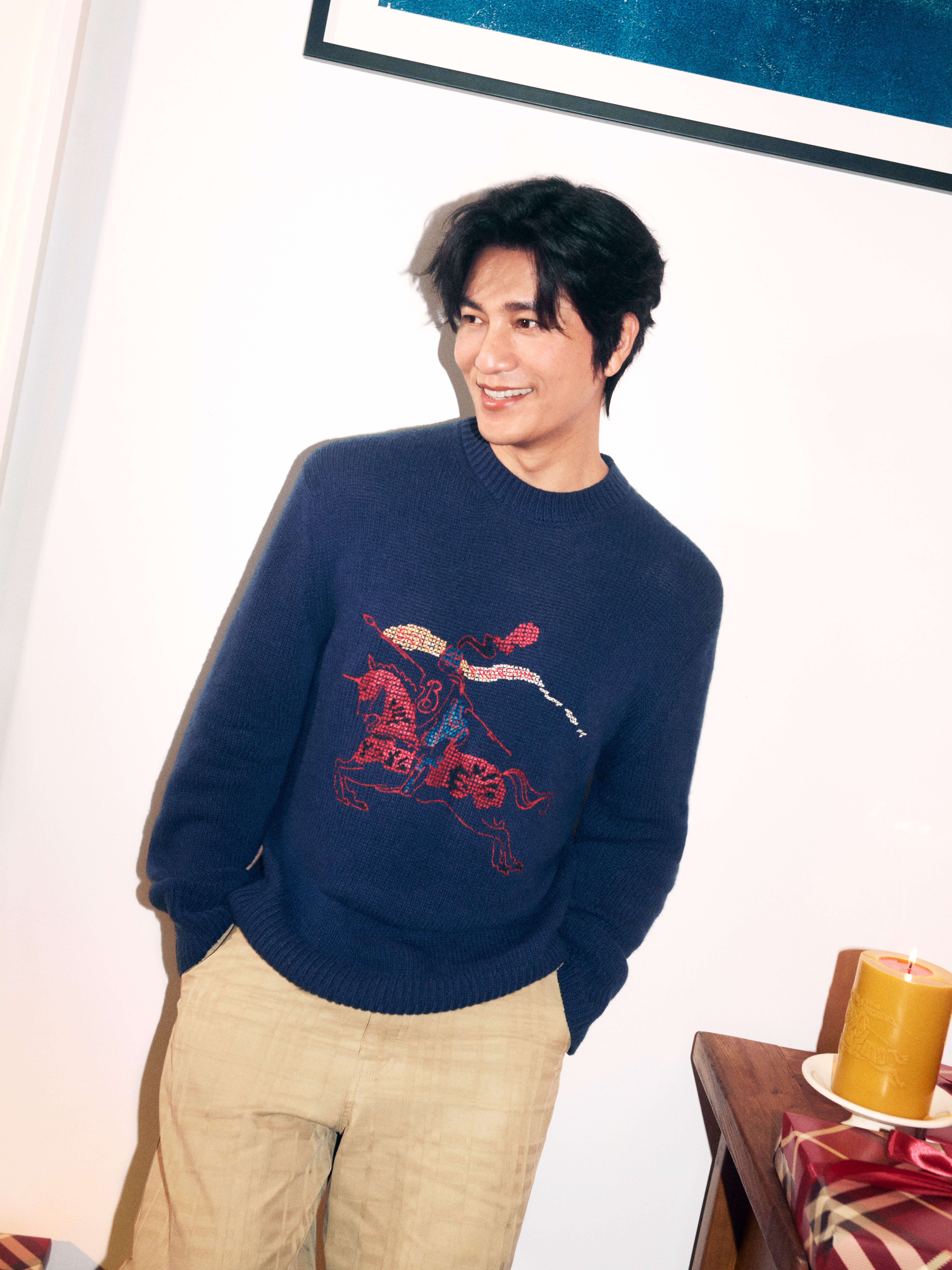 礼赞马年新春，Burberry2026新禧贺岁系列 正式发布，特别邀请品牌代言人