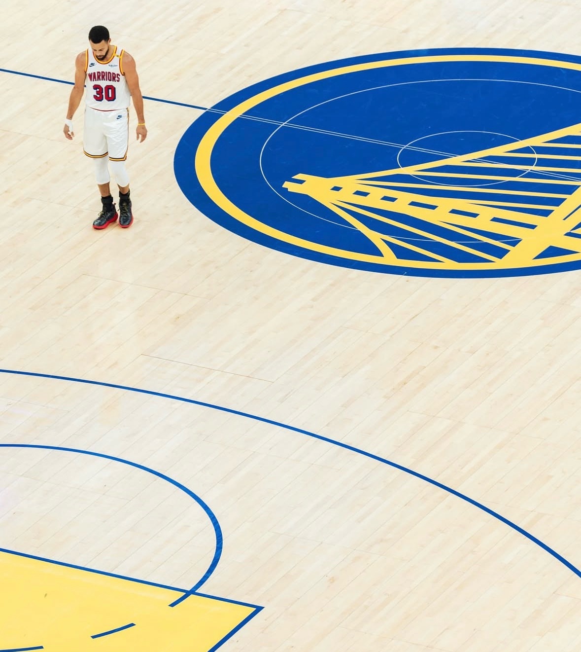 距离交易日开启还差10天 这赛季目前看下来后 勇士都需要解决那些问题？ 