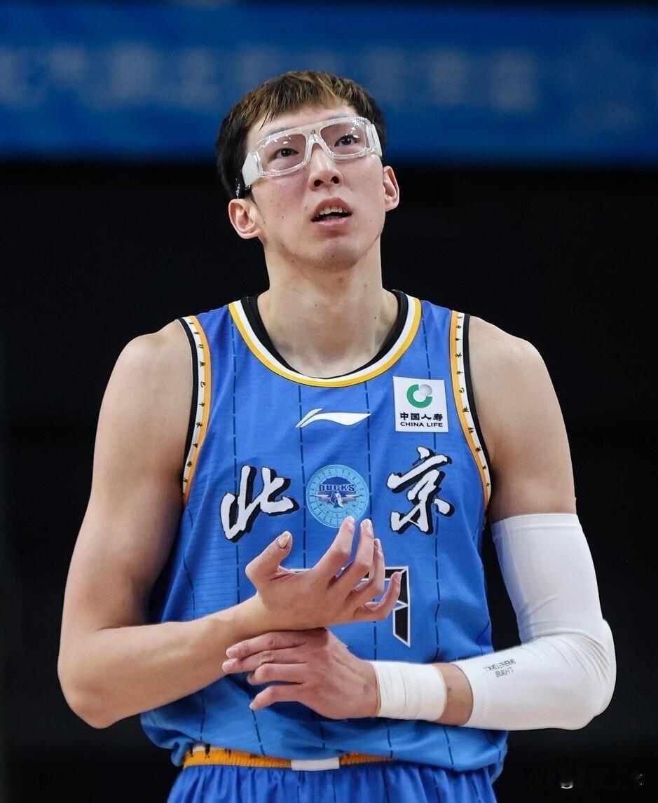 CBA常规赛半程结束，北京队队内数据王一览：

01、得分王：杰    曼，44