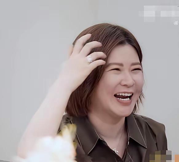 杜华在《姐姐当家》里爆的那个料，听着像段子，细想却有点扎心——68年生的老公孙一