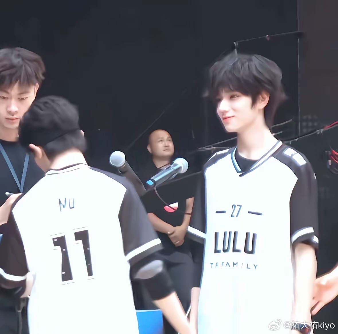 这个笑真的太幸福了 