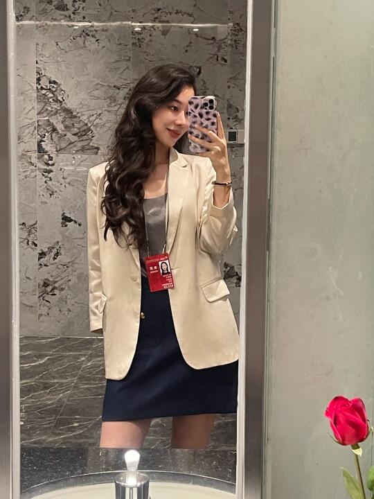 大厂战略女出差·博鳌亚论一头撞进雷总怀里
