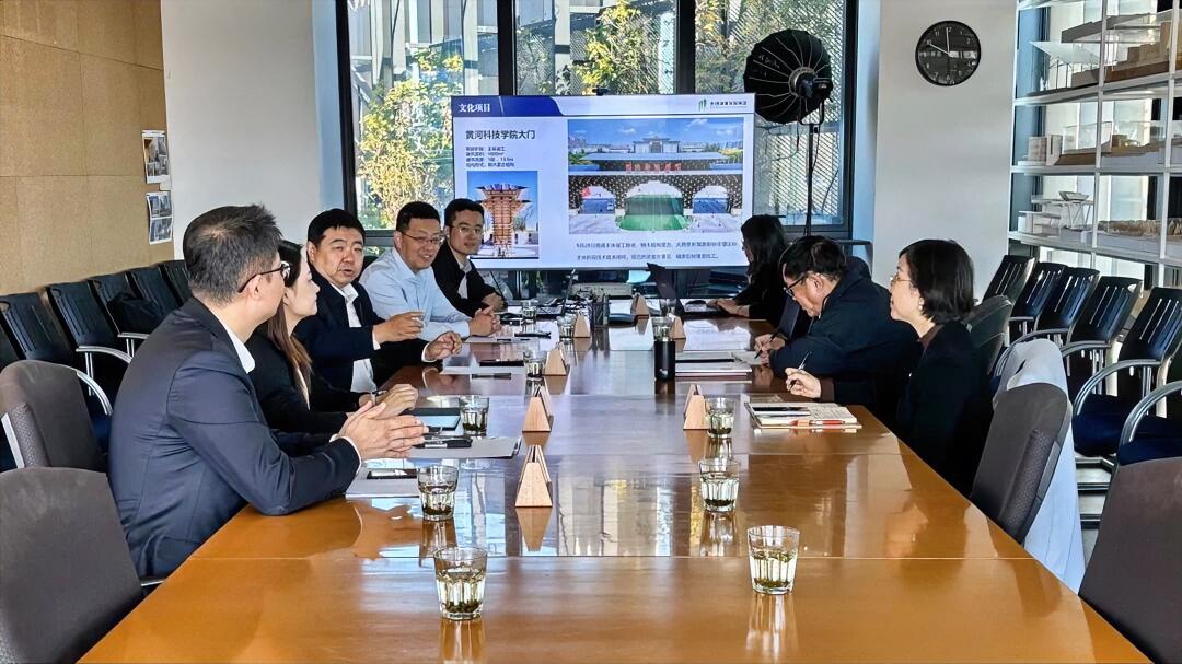 10月21日，无锡城建发展集团有限公司党委书记、董事局主席唐劲松一行到访建筑绿色