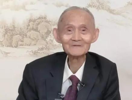 语出惊人！台湾90岁老兵曾直言：“只要能统一，我宁愿飞弹把我全家打死！现在台湾教