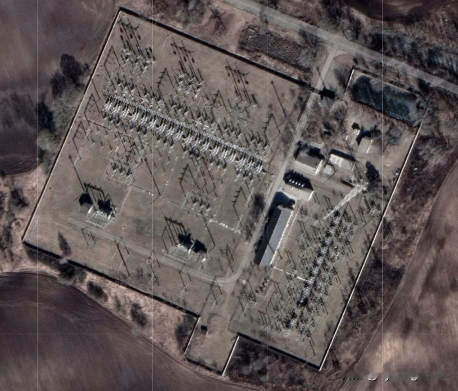 🇷🇺俄军的Kh-22/32巡航导弹击中了切尔尼戈夫州“切尔尼戈夫斯卡”330