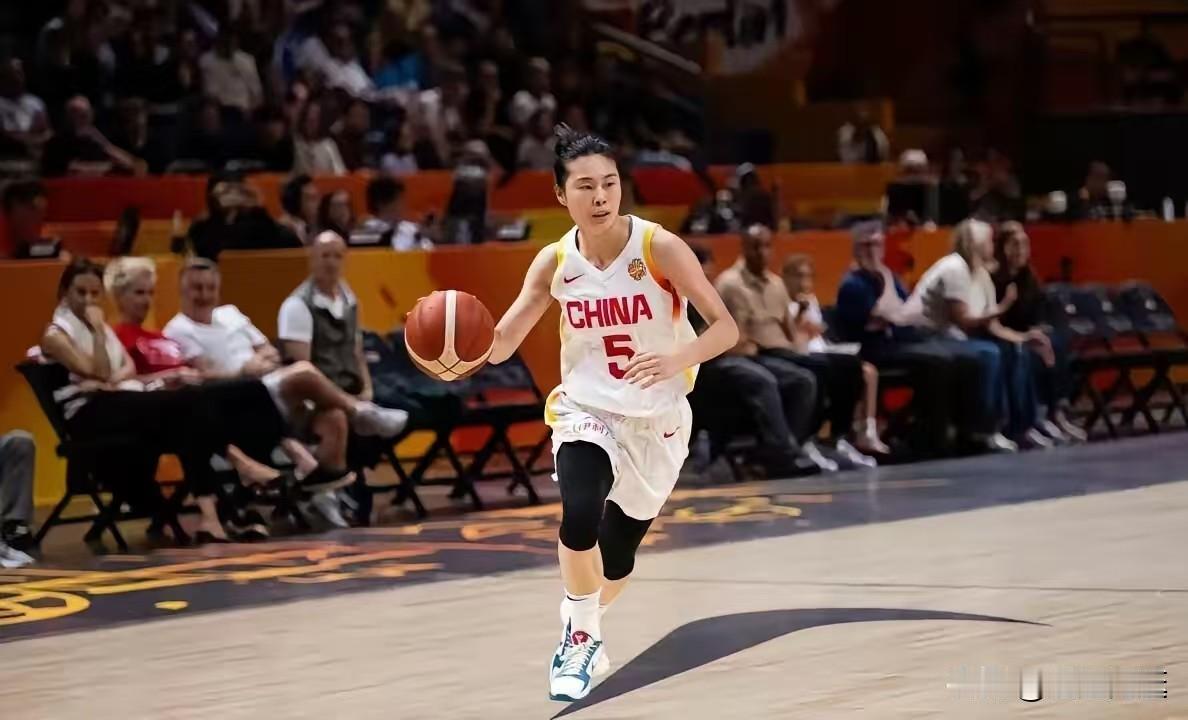 杨舒予赛后谈及队友时感慨。
听着挺心疼的。据赛后采访，杨舒予谈到王思雨时满是心疼