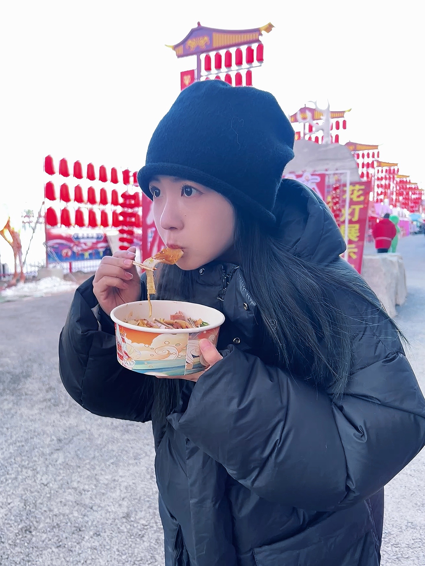 赖美云[超话]  进行一个年集的逛 