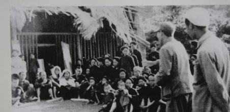 1942年， 湘西巨匪张云卿冲进朴云庵，将正在扫地的13岁小尼姑一把提起，重重的