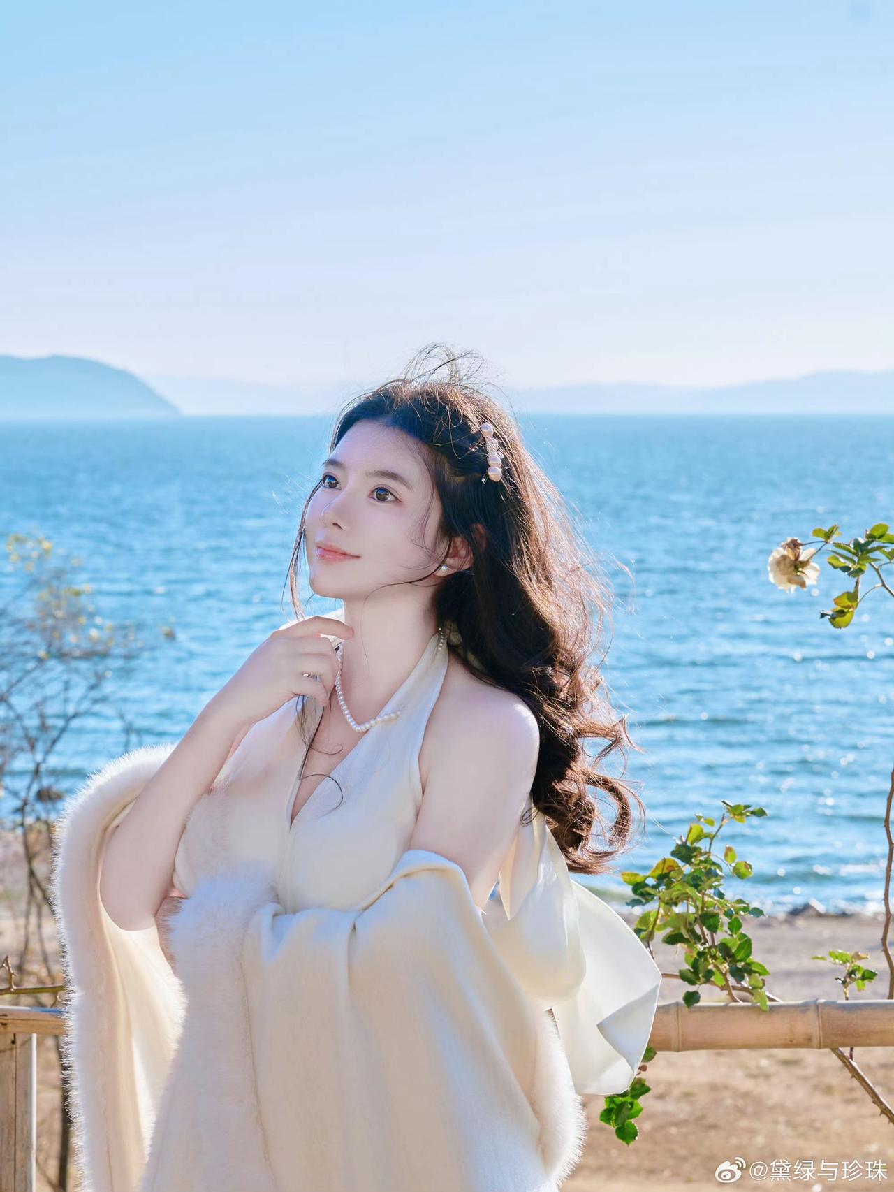 晒图笔记大赛美女穿搭写真