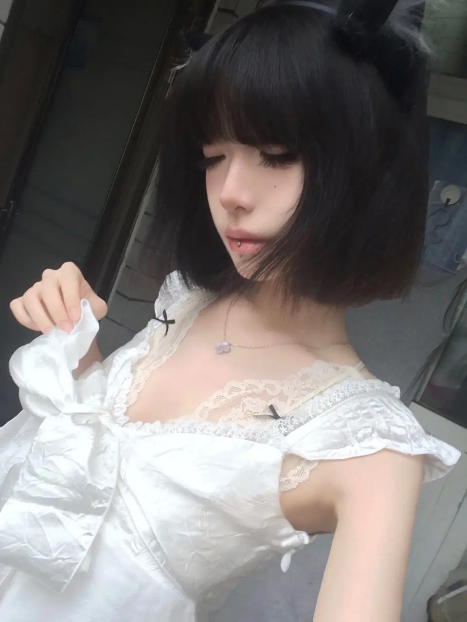 你带给我的疼痛像是刻在心脏的刺青。