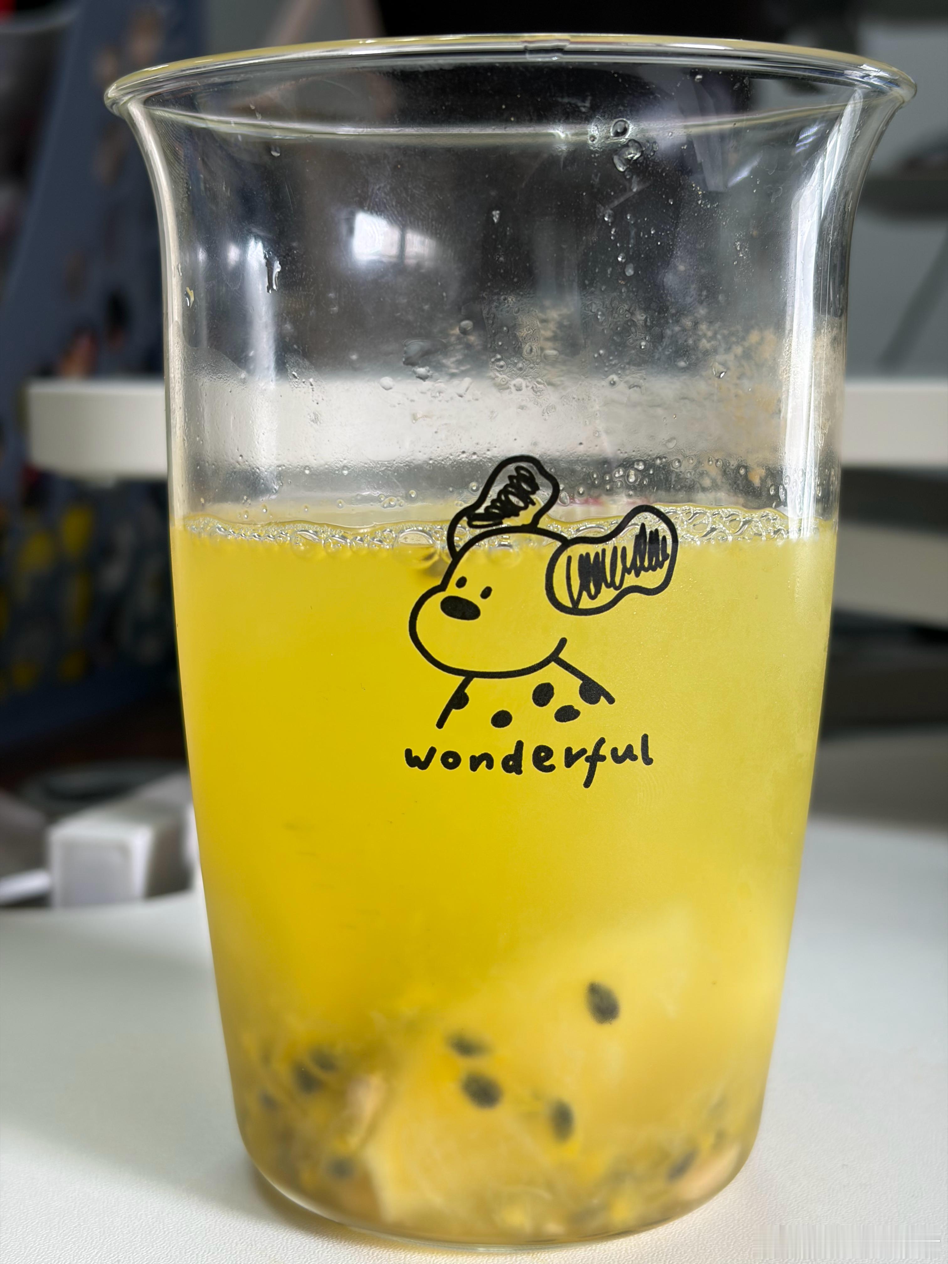 室友自制百香果柠檬小甜水 