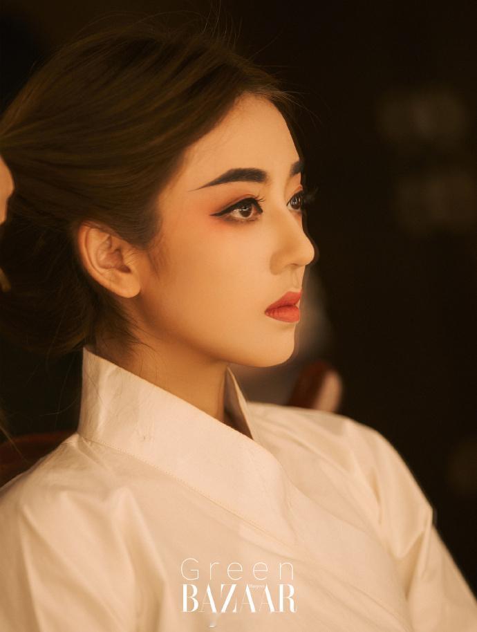 #何瑞贤越剧小生妆#  何瑞贤越剧小生妆真的给我们好绝，戏曲文化呈现的很直观，也