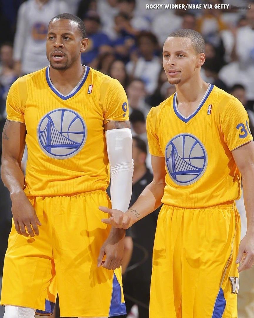 2013年的大Logo圣诞球衣！ 