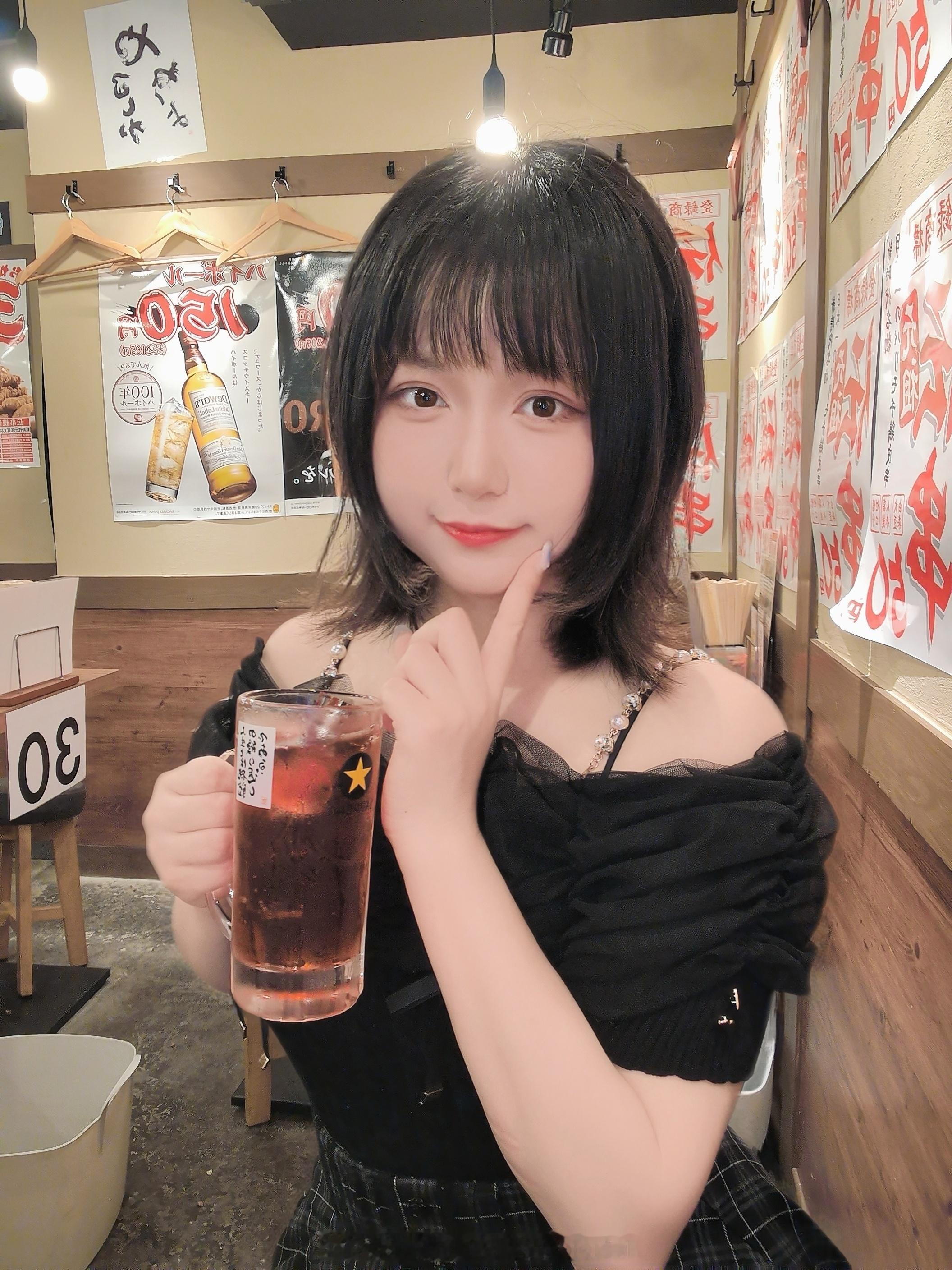 外表是小孩👼内心是偶尔比大人还成熟，或者比小孩还幼稚的不明生物⁉️ ​​​