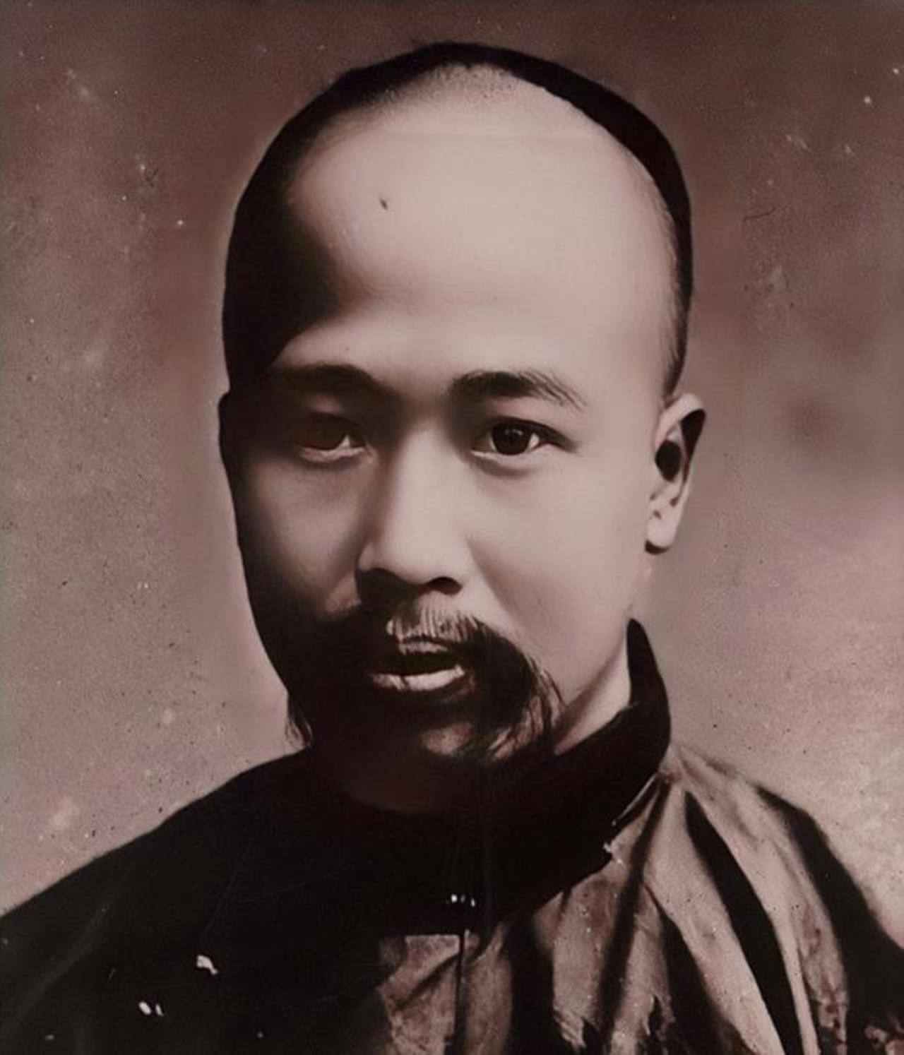 19岁，娶22岁妻
40岁，纳18岁妾
50岁，纳17岁妾
57岁，纳18岁妾
