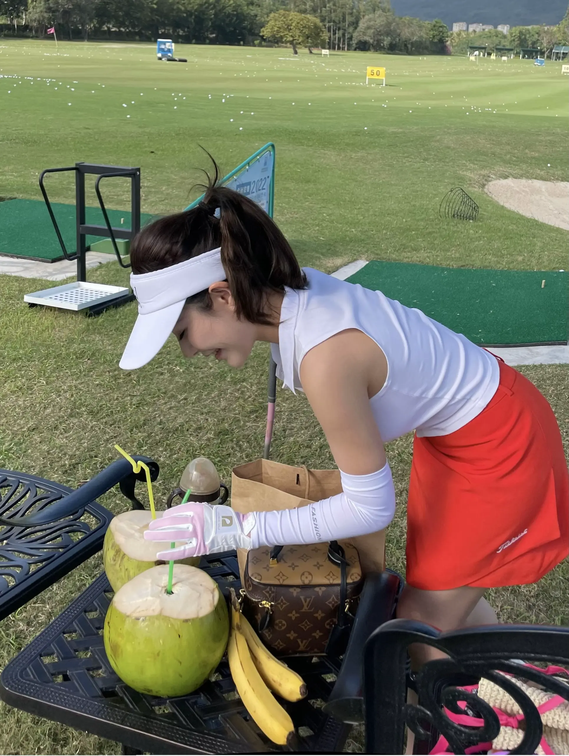 那时候你夸我素颜也漂亮 我说你没钱也帅