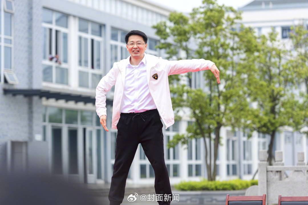 【#霹雳舞局长为高三学子写小作文#：分数很重要 但终身学习更重要】2024年高考