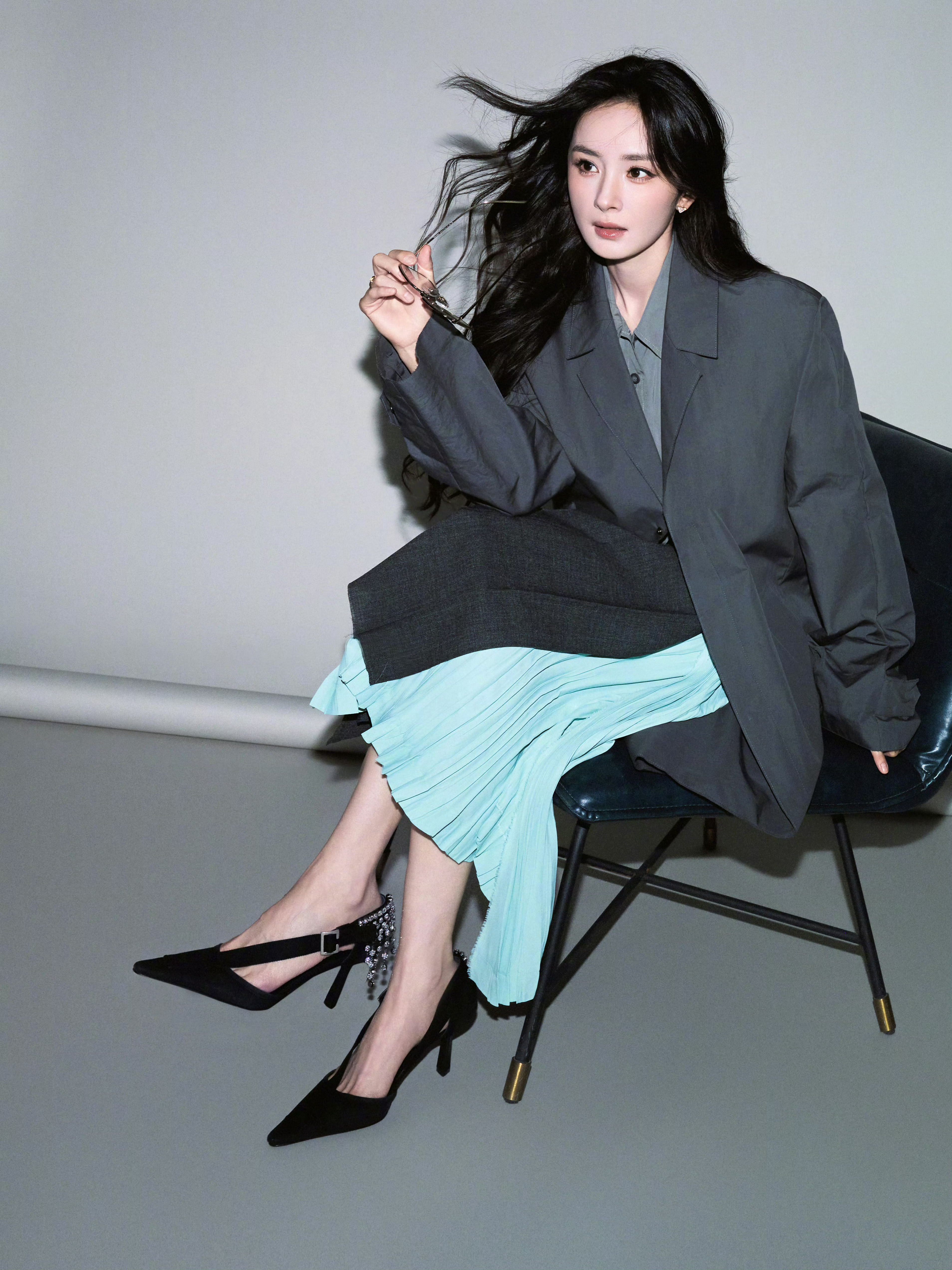 杨幂穿Prada的女王身穿Prada的女王杨幂高级感满满这张脸真的太权威了和顶级