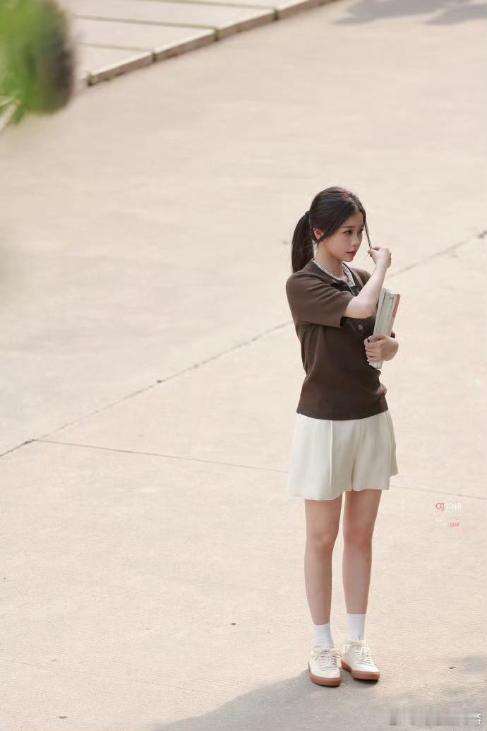 今天的虞书欣路透，真的好美啊，青春女大[打call]，期待虞书欣一念江南，双轨，